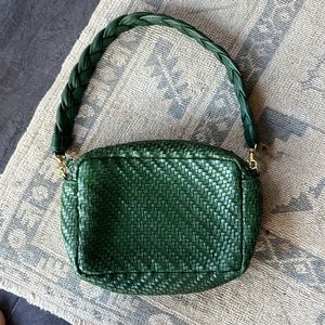 Clare v. Crossbody bag